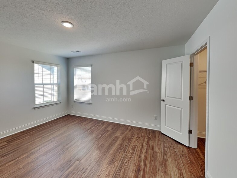 Building Photo - 1077 Castor Dr