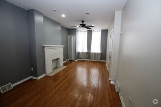 Building Photo - Beautiful 1bd with private backyard in gre...