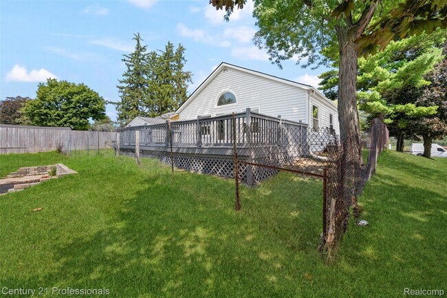 Building Photo - 3621 Livernois Rd