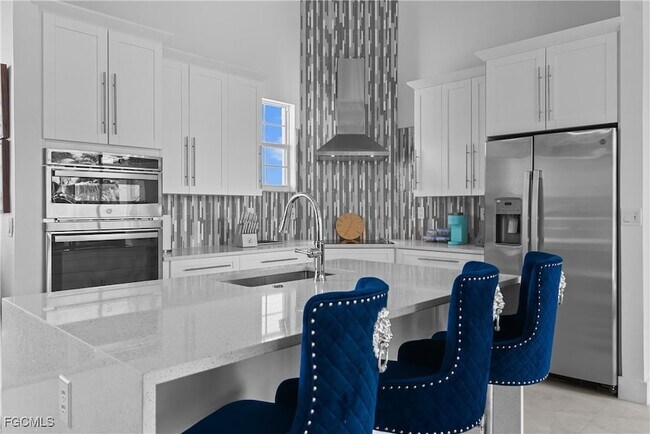 Building Photo - 2417 Cape Coral Pkwy W