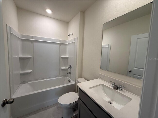 Building Photo - 1305 June Lk Lp