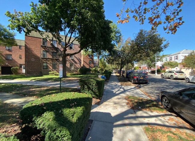 Building Photo - 2256 80th St