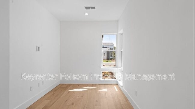 Building Photo - 3840 Fletcher Peak Cir