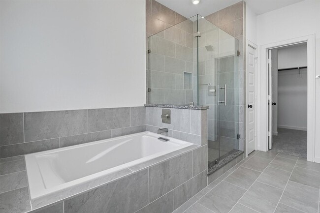 Building Photo - 2927 El Fenice Ln