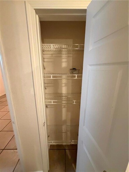 Building Photo - 3708 Shangri-La Dr