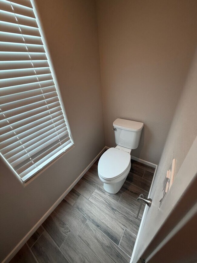 Building Photo - Beautiful newer townhome for rent in Tempe