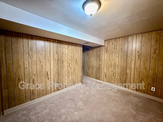 Building Photo - 1070 Iris St