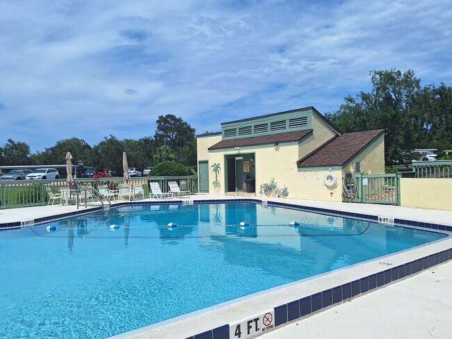 Building Photo - 157 Club House Blvd