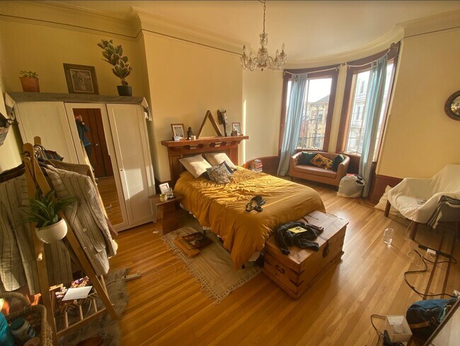 huge bedroom#1 - 848 Central Ave