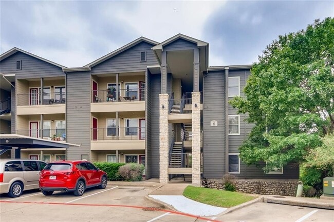 Building Photo - 2320 Gracy Farms Ln