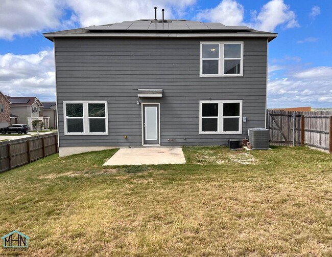 Building Photo - Beautiful 2-story 4 bed/2.5 bath home with...