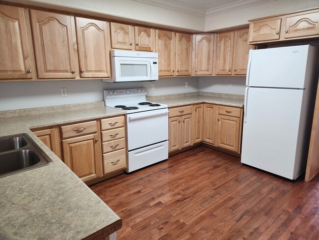 Building Photo - 28 Holler Rd