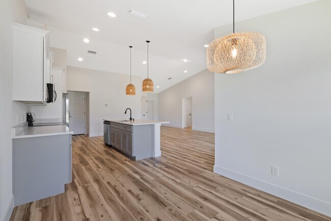 Building Photo - 2779 Quentin Ave SE