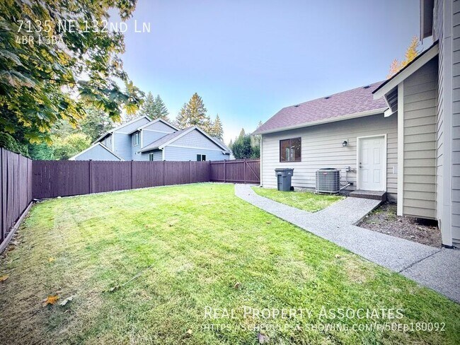 Building Photo - 7135 NE 132nd Ln