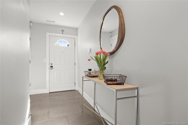 Building Photo - 1611 Washington Blvd