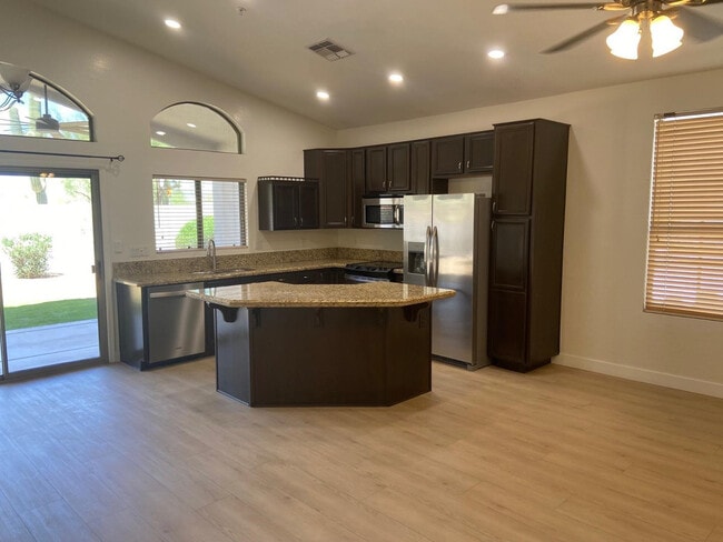 Building Photo - 8122 E Theresa Dr