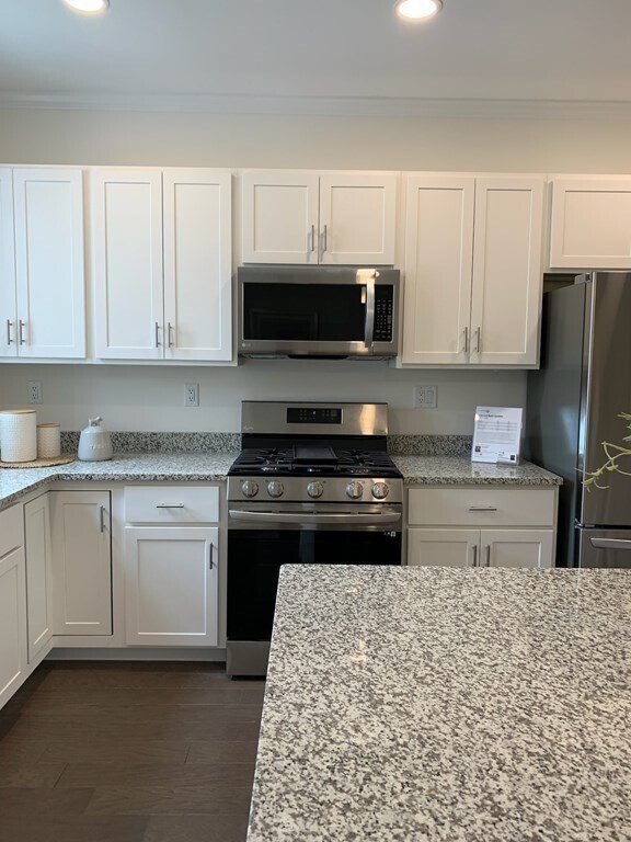 Building Photo - 7 E Dexter Ave