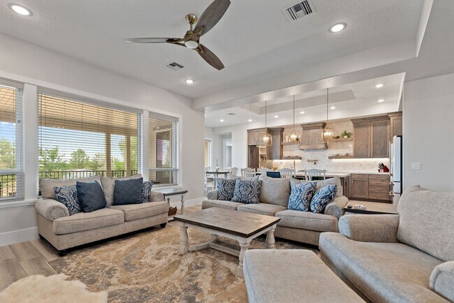 Building Photo - Elegant Residence on an Arce Lot