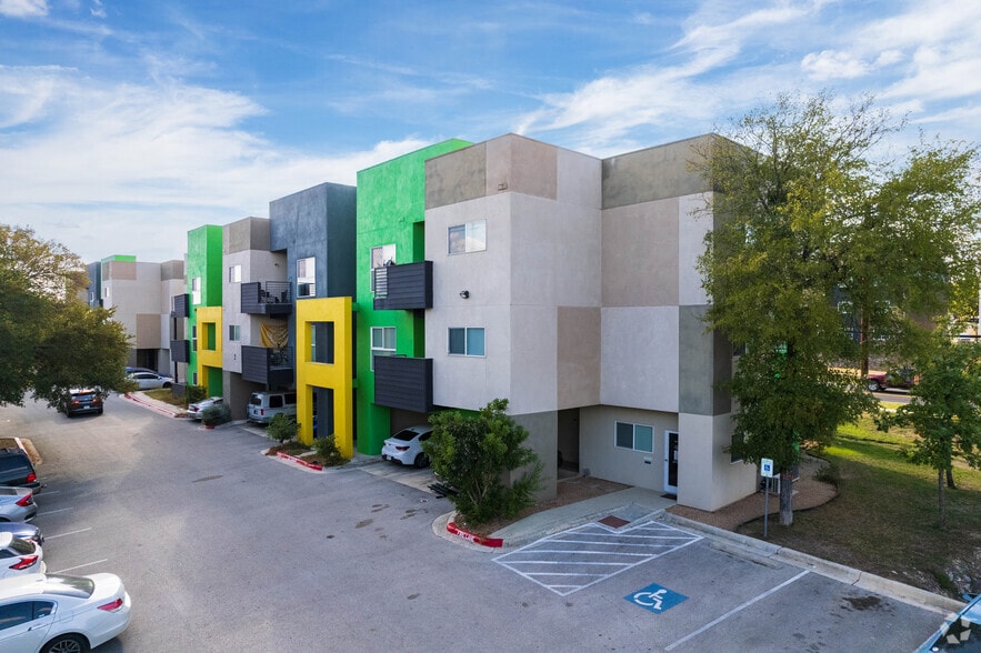 Building Photo - Green Spring Apartments
