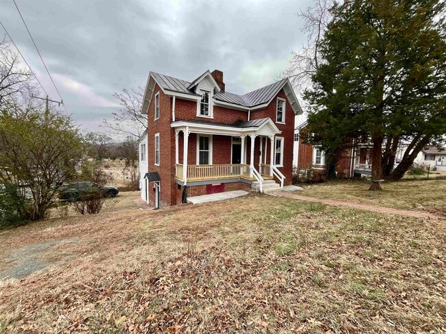 Building Photo - 500 Ridge St