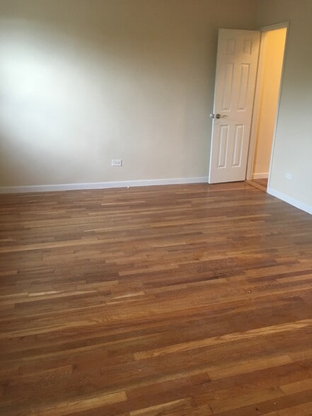 Primary Photo - 4589 163rd St