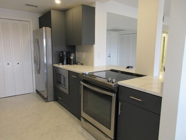 Building Photo - 859 Jeffery St