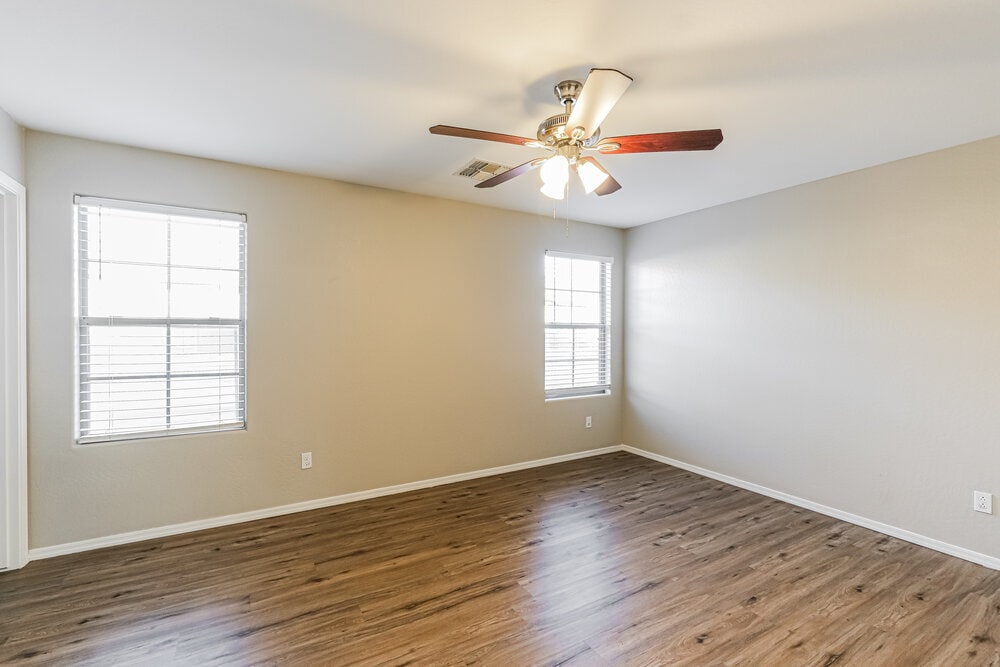 Building Photo - 1444 N 80th Dr