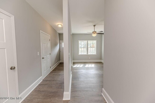 Building Photo - 533 Stadium Dr