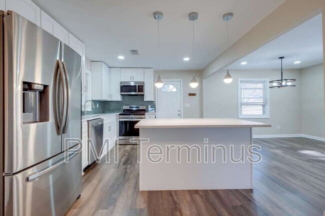 Building Photo - 3442 Longleaf Dr