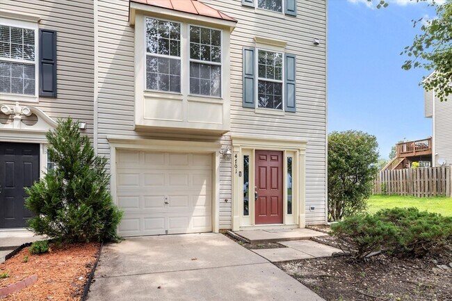 Building Photo - 4701 Colonnade Way