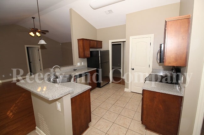 Building Photo - 8911 Rasco Hills Cove