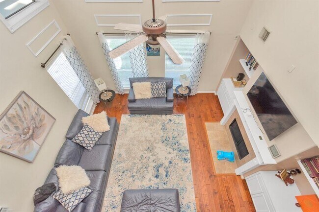 Building Photo - 26511 Cresent Cove Ln