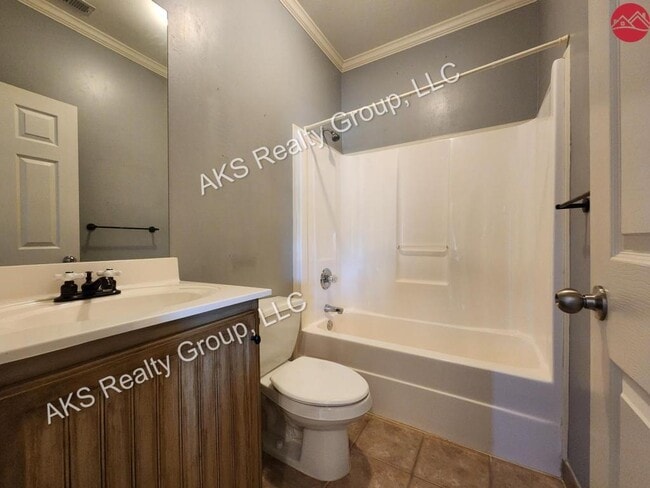 Building Photo - 104 Lantana Cir