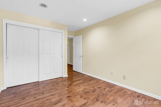Building Photo - 3604 Springbrook Dr