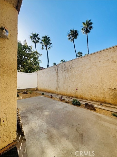 Building Photo - 17081 Green Ln