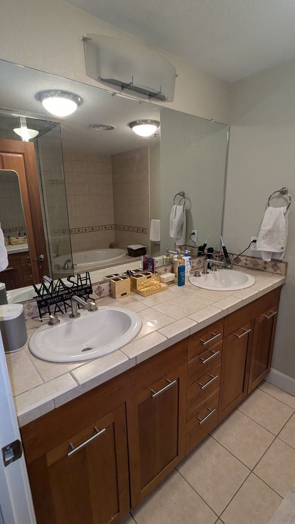 Building Photo - FANTASTIC LUXURY CONDO IN BALLPARK NEXT TO...