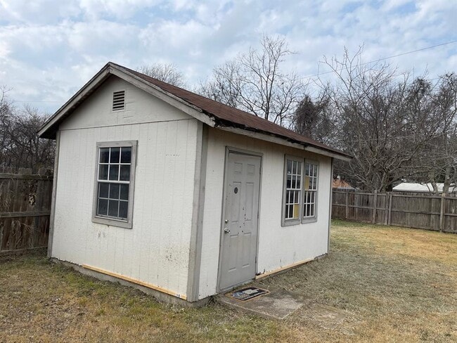 Building Photo - 3422 Danville Dr
