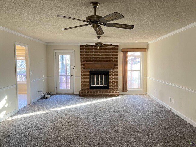 Building Photo - 115 Wedgewood Ct