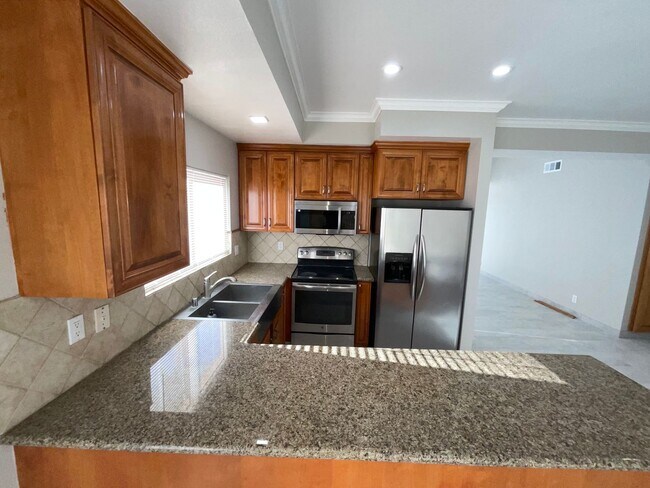 Building Photo - Cottonwood Estate 4 Bedroom Ranch Home