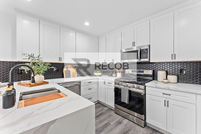 Building Photo - 8353 Ivory Coast Dr