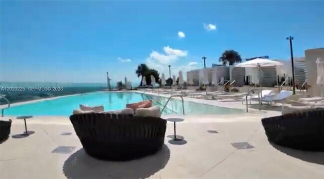 Building Photo - 300 Biscayne Blvd Way