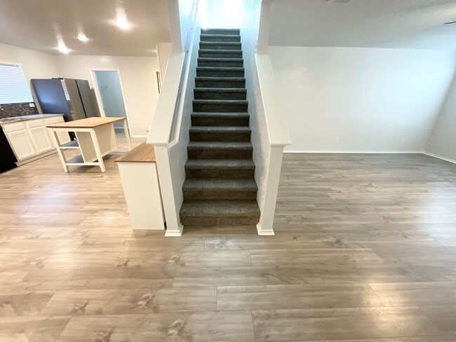 Building Photo - Outstanding 3 bedroom/2.5 bath home in established neighborhood just minutes from Lackland AFB an...