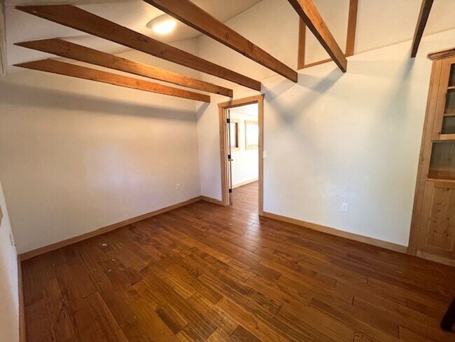 Building Photo - 1 Bedroom 1 Bath McMinnville OR