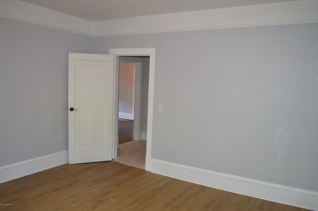 Building Photo - 2536 Phyllis St