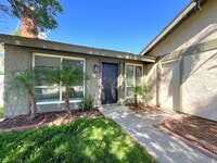 Building Photo - 3 bed, 2 bath located in Riverside!