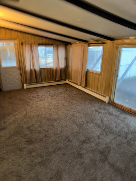 Building Photo - 614 Exeter Ave