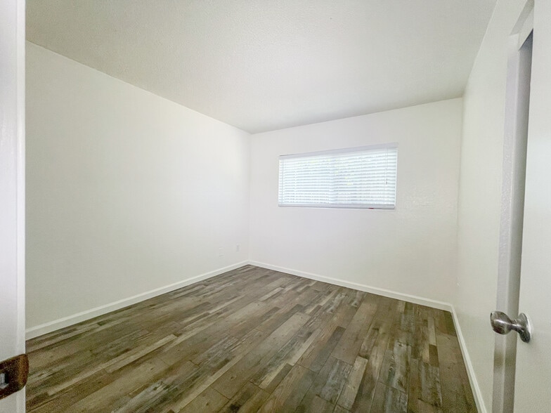 Bedroom 4 from door - 25770 Mariposa St