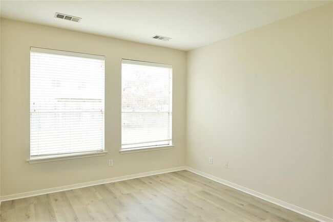 Building Photo - 23902 Spring Way Dr