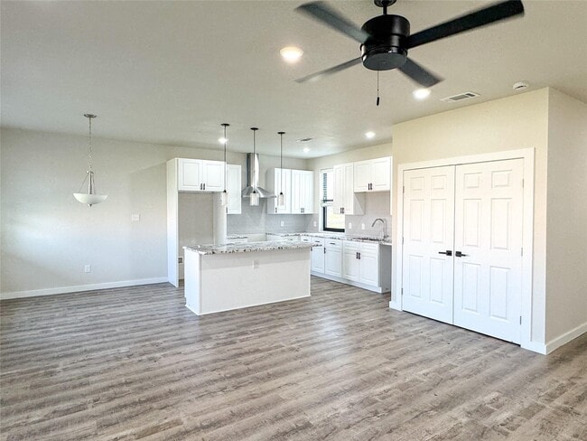 Building Photo - 530 Lucy Rd