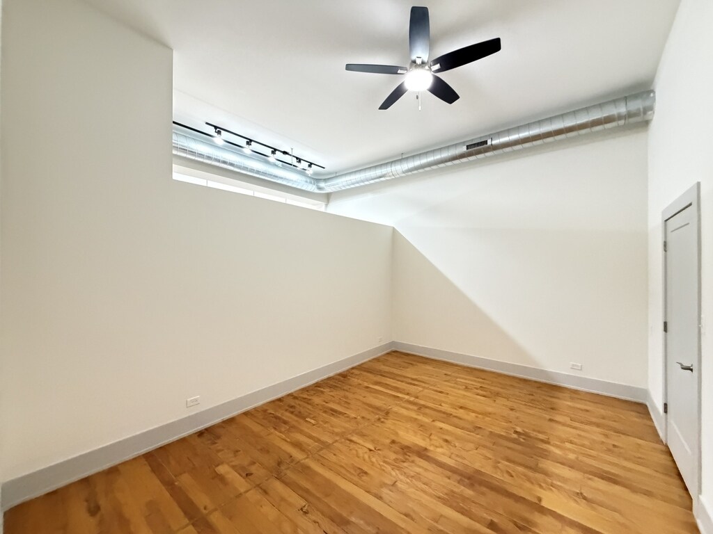 Building Photo - 1432 W 21st St